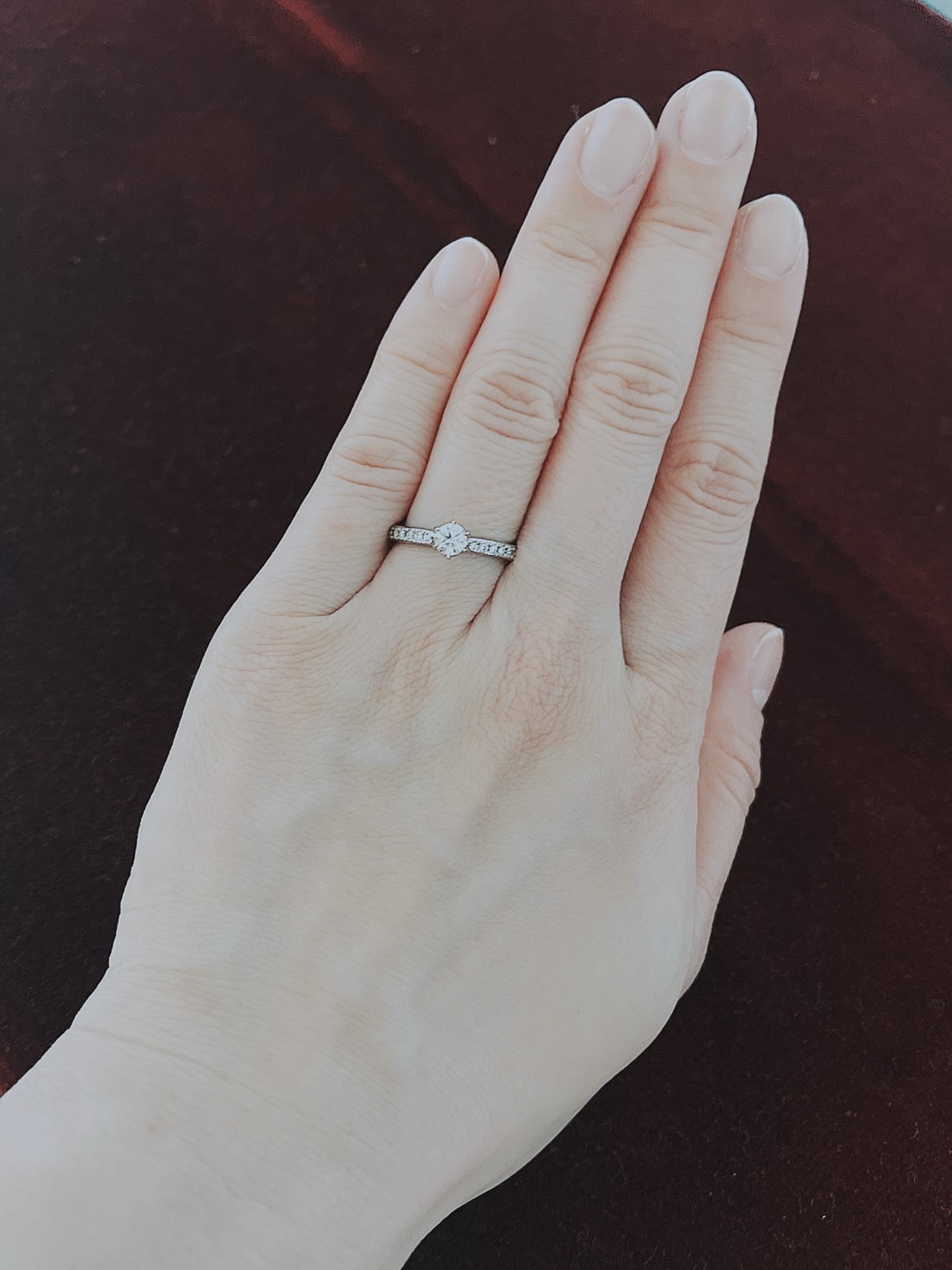 35歳女性元会員様から会員様から婚約指輪のお写真が届きました！　千葉結婚相談所